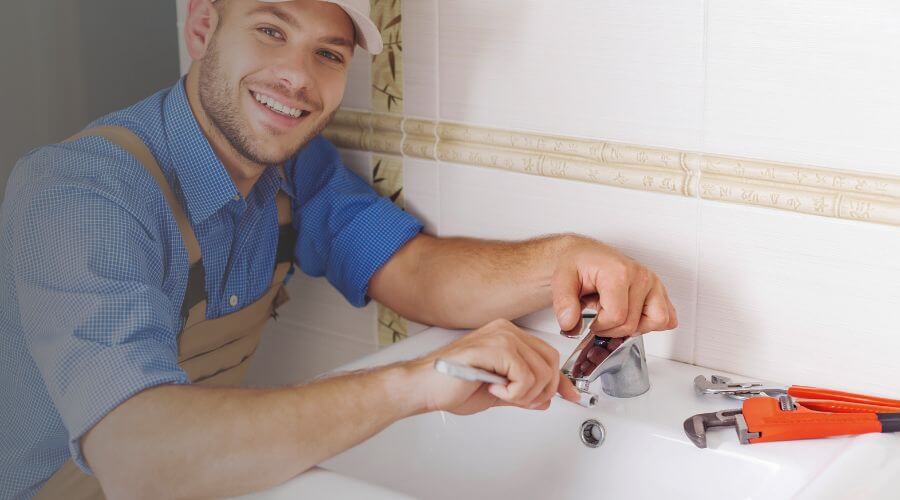 Professional clogged drains services in Emington, IL